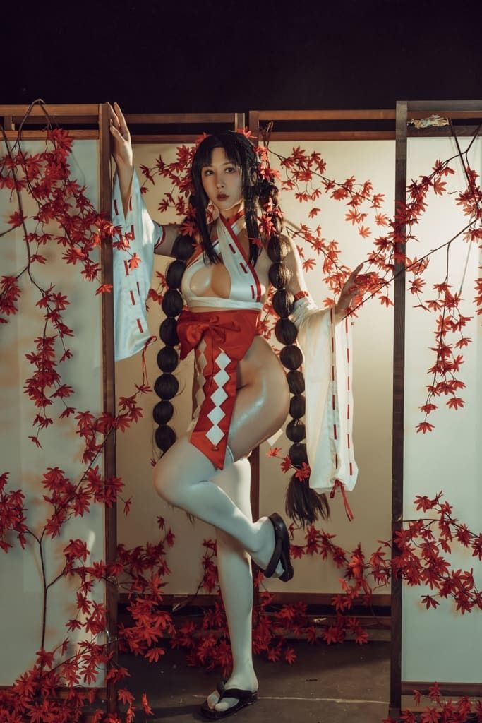 奶桃《巫女》 Milk peach "The Witch"