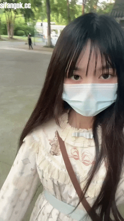 精彩动态图  19岁双马尾漂亮学生妹全裸逛商店，校园超市街头露出 Wonderf