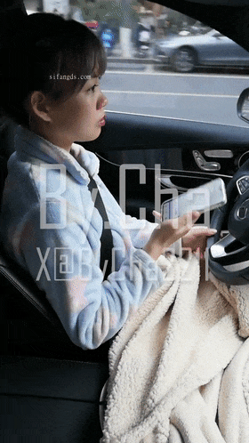 尝试全裸开车，到家后尝试全裸电梯上楼，送逼给纹身哥哥 Try driving n