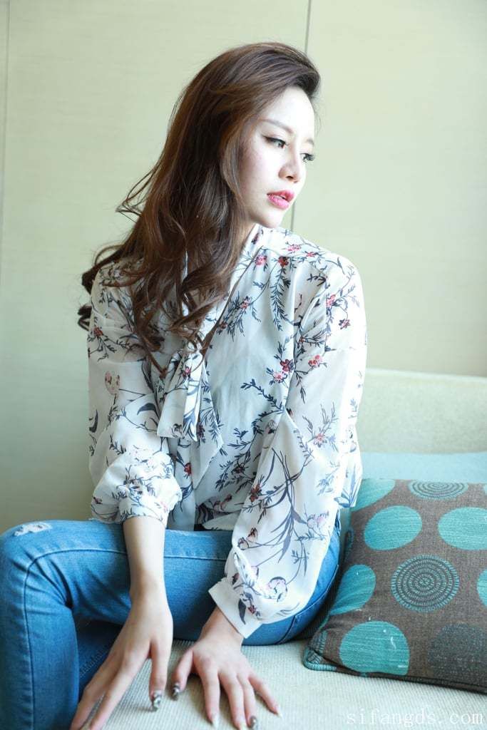 【国模套图】国模戴薇大尺度人体私拍套图 [National Model Set]