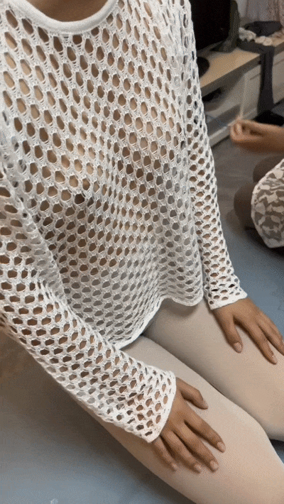 双女少妇，家中蜜桃臀情趣装，特写私处 Two young women, peac