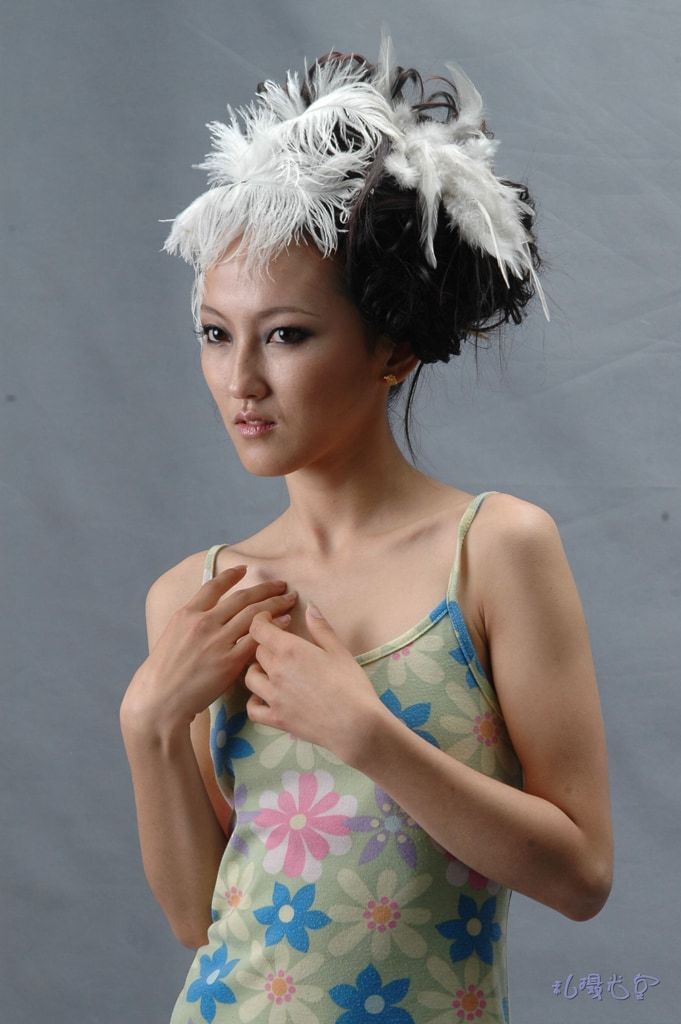 【国模套图】国模小微人体私拍套图