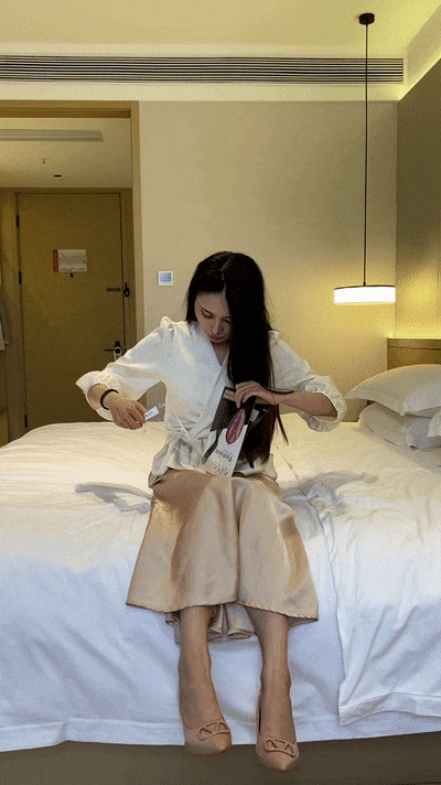 精彩动态图  中国极品颜值小姐姐的白虎美穴被刺青男狠肏后高潮喷水 Wonderf