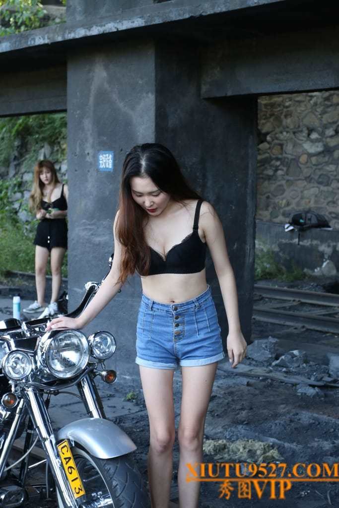 【国模套图】国模千柳&谷灵人体私拍套图 [Chinese model set]