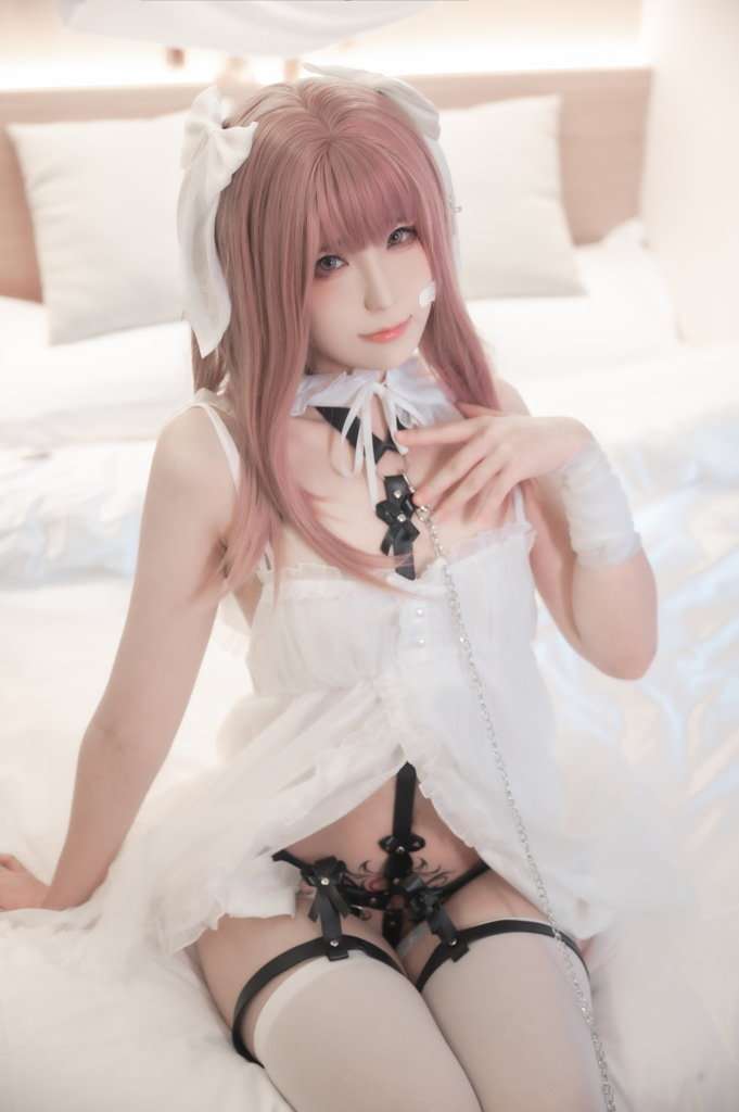 Quan冉有点饿  初音酱 Quanran is a little hungry  Hatsunechan