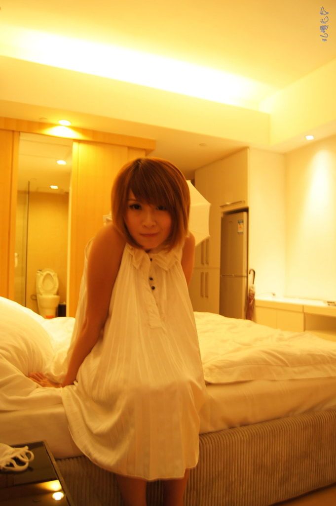 【国模套图】国模美琪大尺度人体私拍套图