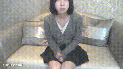 清纯大奶美眉 18岁音乐学院学生 皮肤白皙（动图） Innocent bigbreasted beauty, 18yearold music school student, fair skin (animated picture)