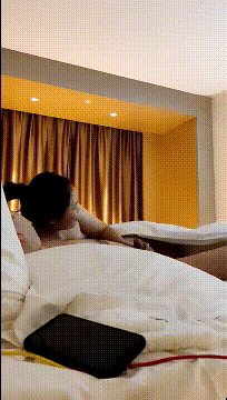 上位骑乘满满磨豆腐把自己整高潮了 一脸享受 把哥们也摇出了货 内射 The top riding full of grinding tofu made me climax myself, enjoying myself, and shook my buddy out of the goods, and creampie