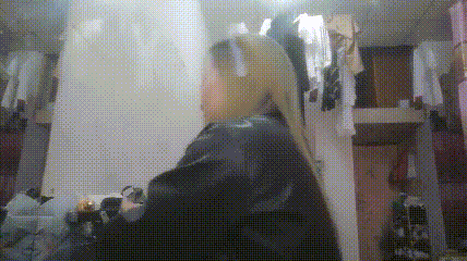 说说笑笑把逼操 边操边帮小哥撸蛋蛋 Talking and laughing, fucking the pussy while fucking the guy