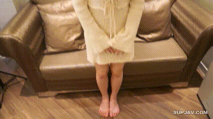 身材丰满 乳交69吃鸡 肥穴抠的淫水泛滥 被大鸡吧无套输出 内射 Busty body, 69eating chicken with breasts, fat pussy is flooded with vaginal fluid, big cock is out of condom, creampie