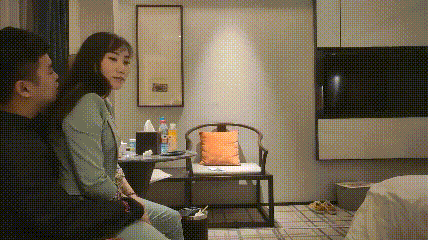 你好棒 身材丰满先卿卿我我热舞一曲 被小哥无套内射 爽叫不停 You are so great. You are full and have a passionate dance. You are cumming inside by the guy without condom. You are so happy that you can't stop crying.