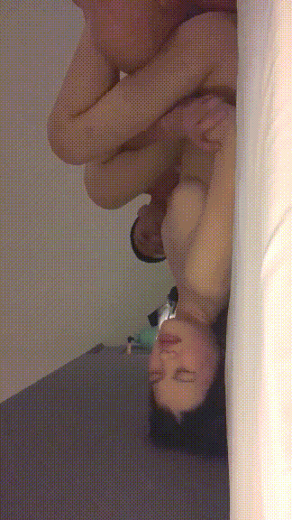 灌醉大奶子美女同事带回酒店半推半就的露脸啪啪 Drunk a beautiful