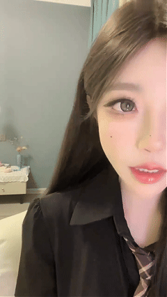 淫欲嫂子偷窥小叔子洗澡 高跟肉丝勾引操逼 The lustful sisteri