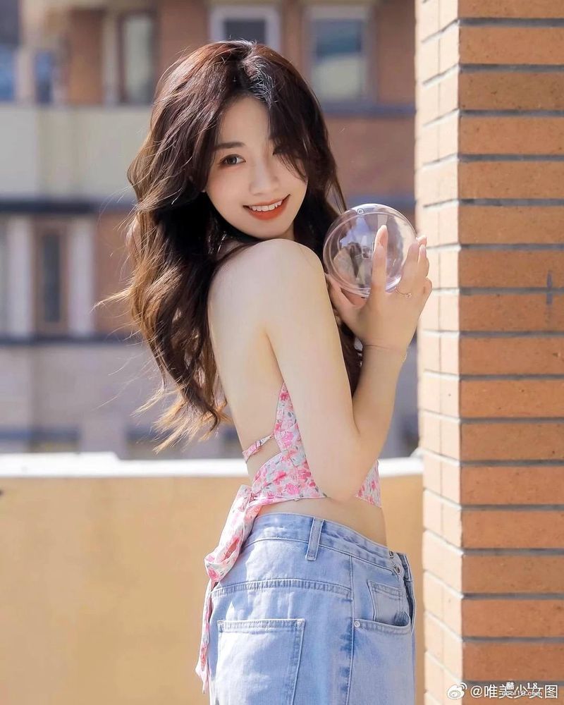 夏天就是要这么穿&mdash;韩宜潼[套图] This is how you should wear it in summer&mdash;Han Yitong [set of photos]