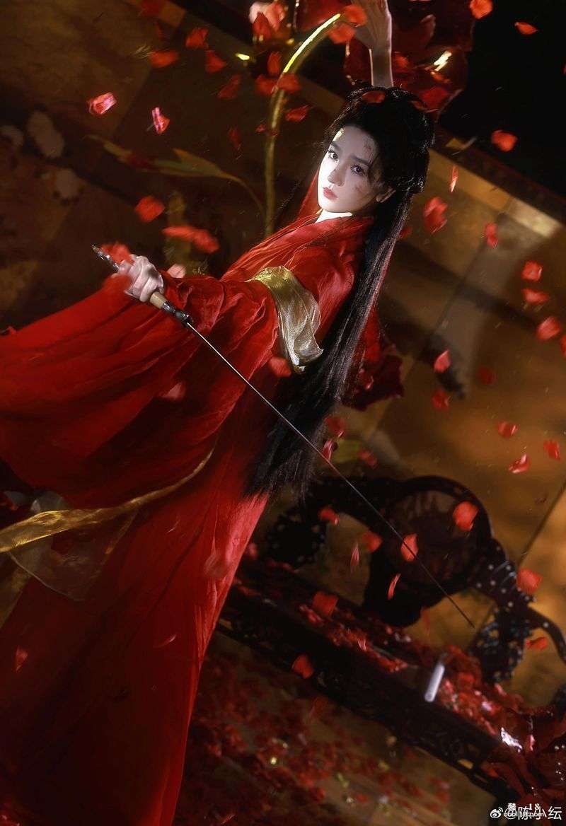 红衫女侠隐江湖&mdash;陈小纭[套图] | 小 红 书 图片 下载 The Heroine in Red Shirt Hidden in the Jianghu&mdash;Chen Xiaojun [Set of Pictures]