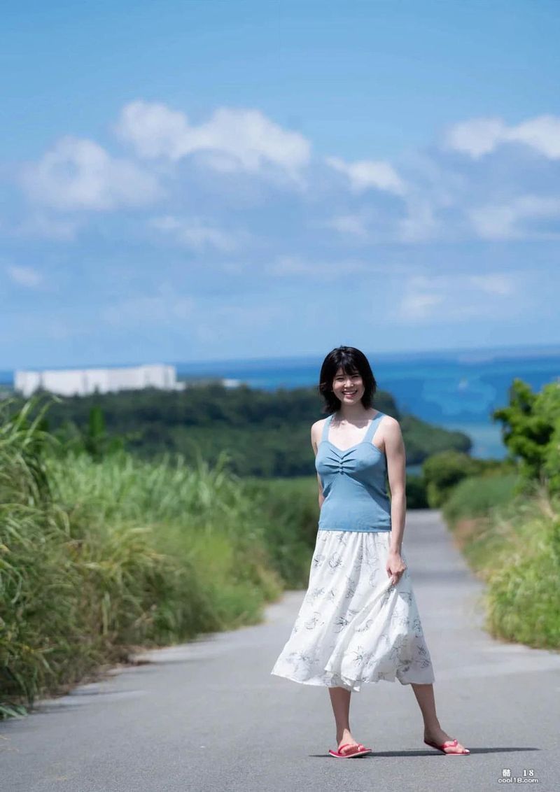 [明日见未来] 甜美笑容性感身材 一应俱全 [See the future tomorrow] Sweet smile, sexy figure, all available