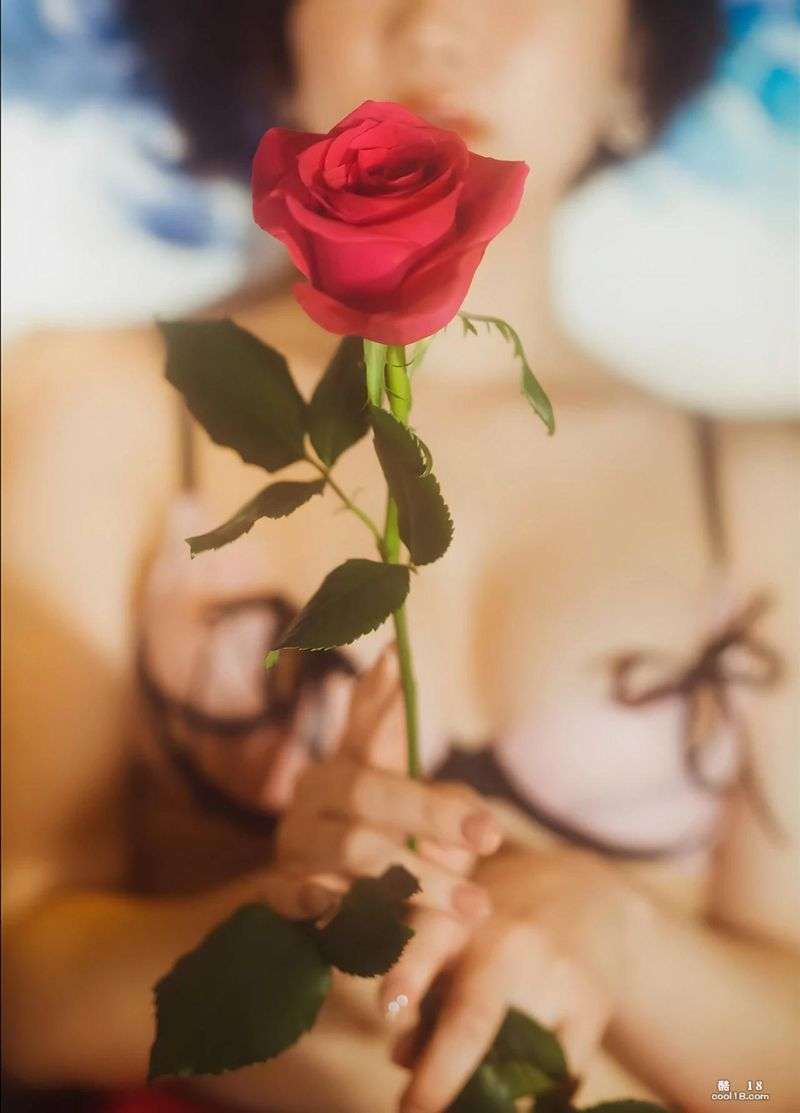 [架乃ゆら] 笑容太甜美 表情无辜粉丝看了融化 [Kano Yuki] Her smile is too sweet and her expression is innocent. Fans melt when they see it.