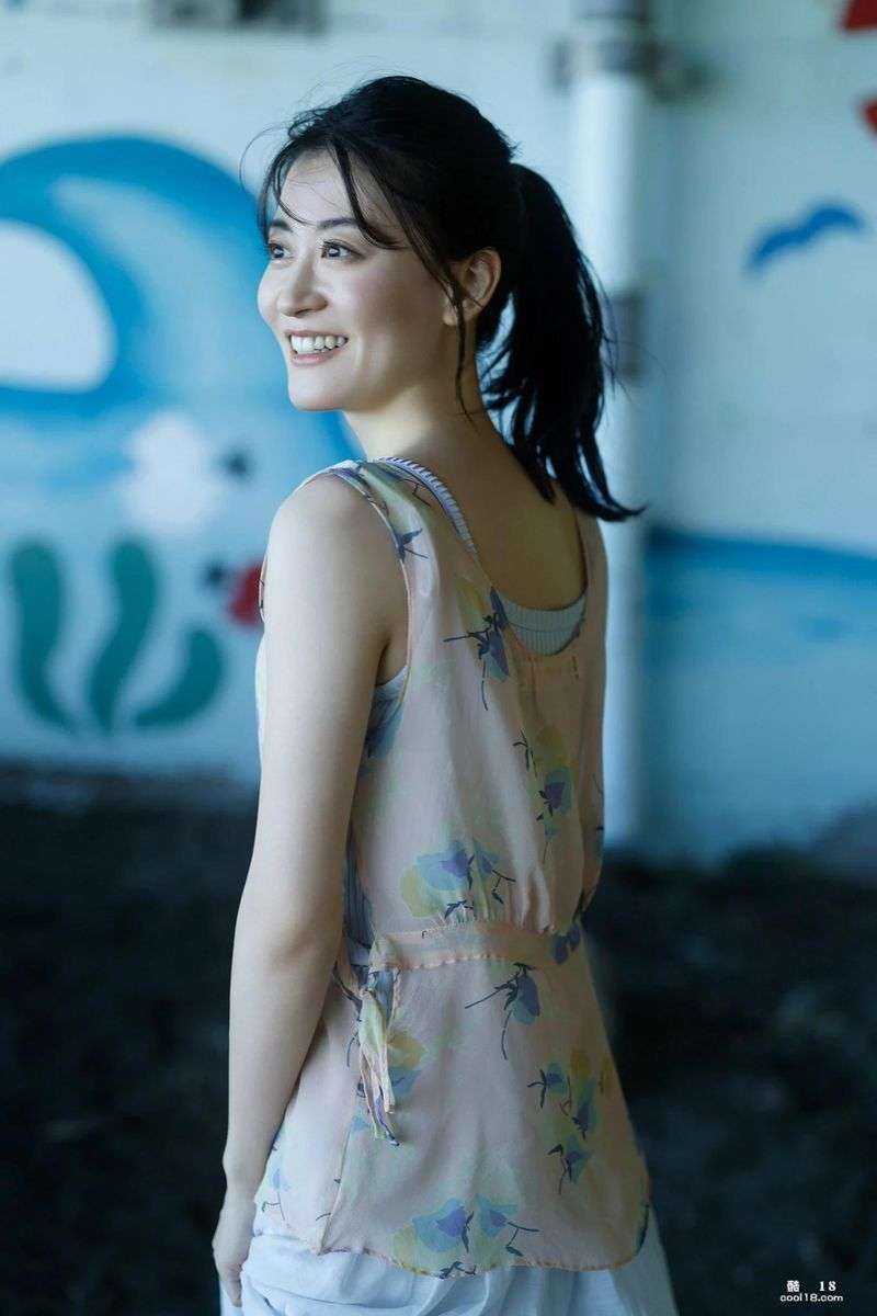 [上西恵] 气质偶像解放白嫩身躯 比想像还有料 [Shang Xihui] The temperament idol liberates the white and tender body and has more material than imagined