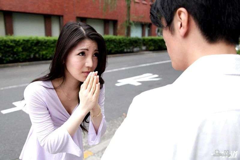 [伊织しずく]愿意用肉偿的人妻 [Iori しずく] A wife who is willing to pay with her body