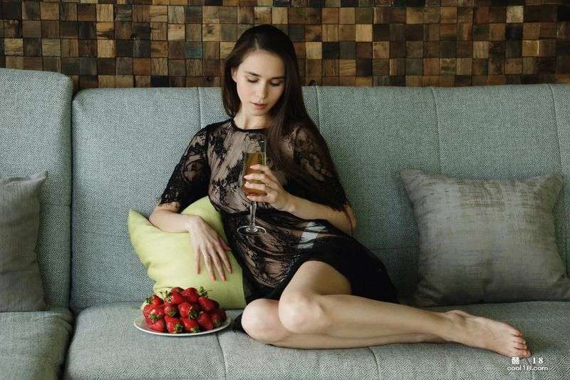 Leona Mia  Deroa Leona Mia  Deroa