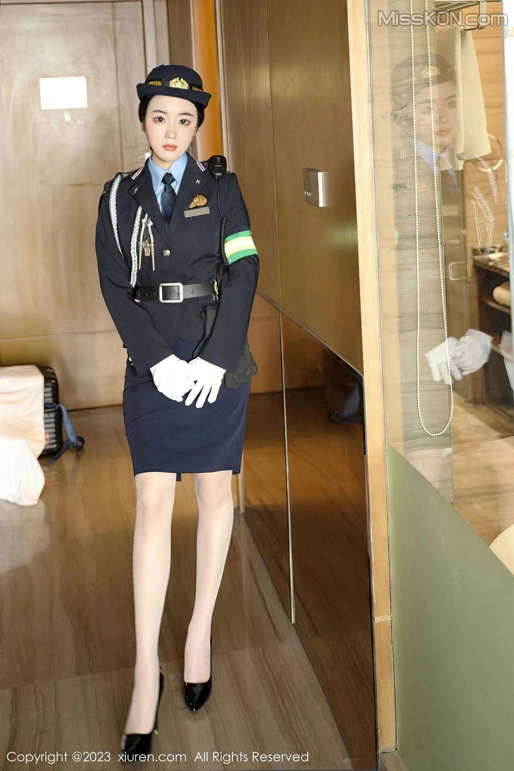 XIUREN No.6497： 汐汐爱吃草莓 XIUREN No.6497： Xixi loves eating strawberries