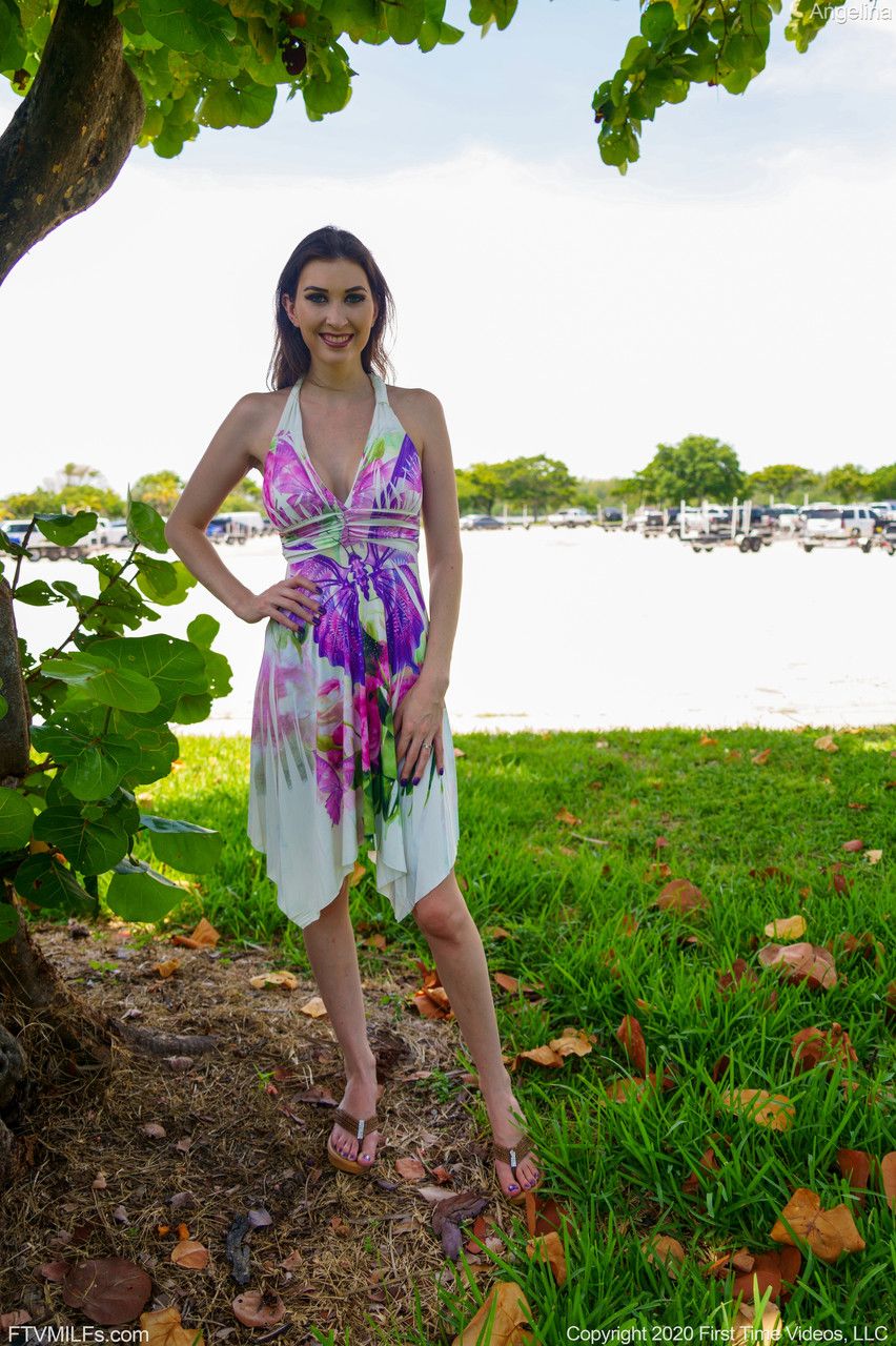 Amateur beauty Angelina strip... Amateur beauty Angelina strip...