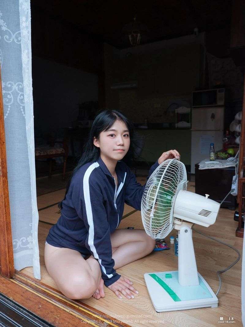 [Yui 유이] 白皙美乳妹隔空放电也太辣 画面超吸睛 ( [Yui 유이] The fairskinned girl with beautiful breasts is so hot when she discharges in the air. The picture is super eyecatching (