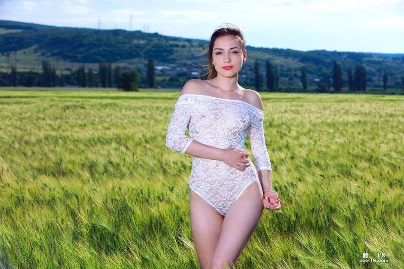 Gabriele  Nude Scenery Gabriele  Nude Scenery