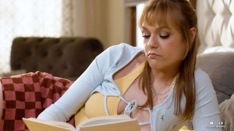 水手露娜和艾琳&middot;埃弗哈特互相按摩和做爱 Sailor Luna and Erin Everhart massage and fuck each other