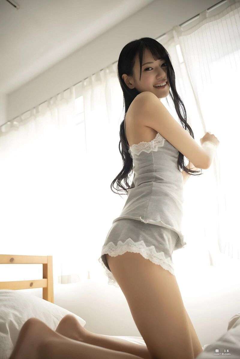 [八挂うみ] 」甜美脸蛋迷倒大批粉丝 可爱又不失性感 [Hachikake Mi]" Her sweet face fascinates a large number of fans. She is cute and sexy at the same time.