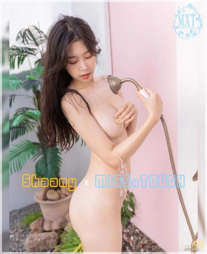 大露白嫩美体 让人鼻血狂喷啊 Showing off your fair and tender body will make your nose bleed.