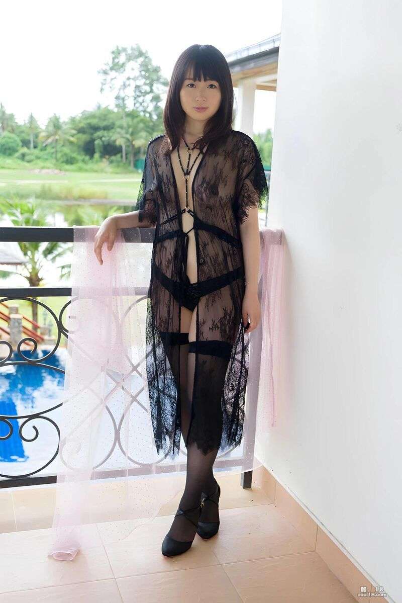 羽月希] 骚劲十足的眼神外加上黑丝太诱人 Hazuki Nozomi] Her sexy eyes and black stockings are so alluring