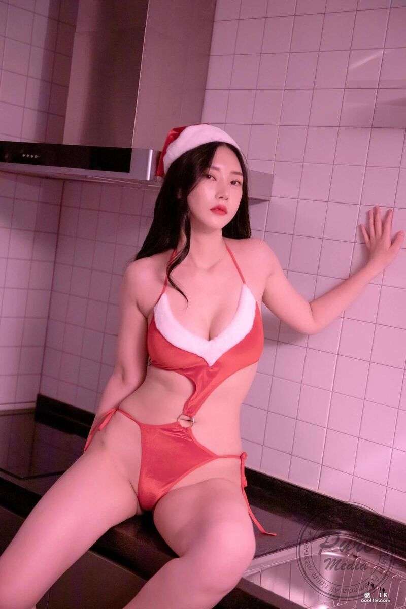 [Riha 리하] 气质逆天「饱满大馒头」有种反差感 [Riha 리하] The temperament is incredible and the "full steamed bun" has a sense of contrast