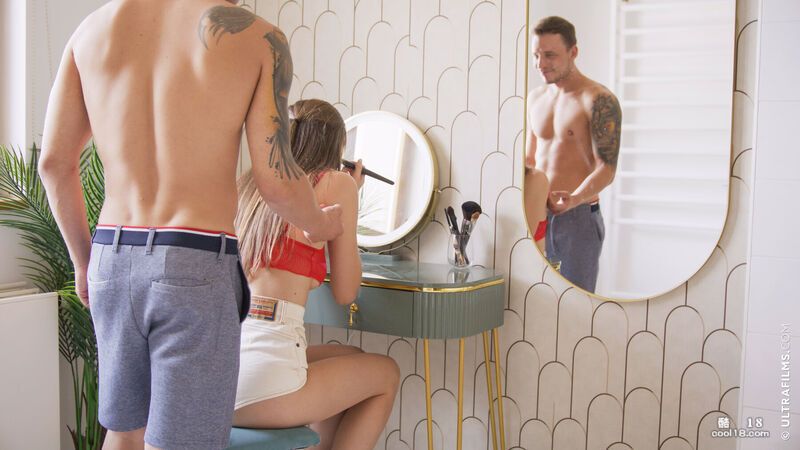 男人接近并引诱，进行了一场口交和性爱冒险 Man approaches and seduces for a blowjob and sexual adventure