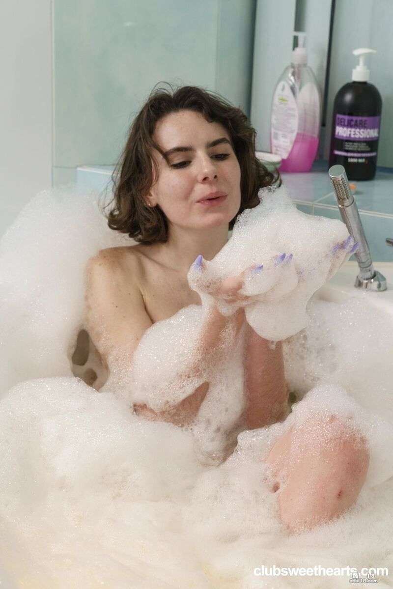 短发甜心在按摩浴缸里享受情人节爱 | 做爱 节目 Short haired sweetheart enjoying valentine love in jacuzzi