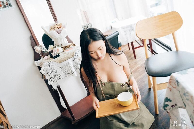 [Sun Hye 선혜] 浑圆美乳露出让人难以招架 [Sun Hye 선혜] The exposure of her round and beautiful breasts is hard to resist