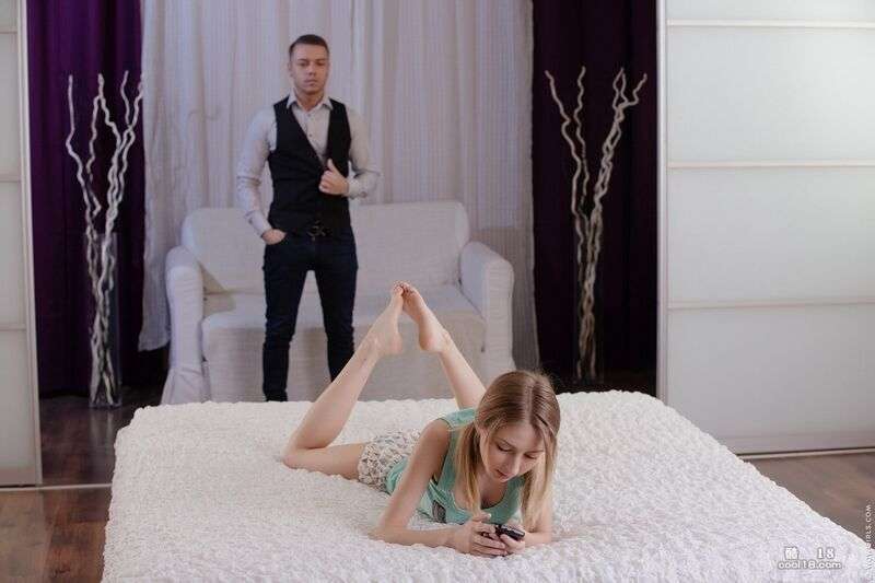 Nikia 仅凭一丝阴户诱惑大鸡巴 Nikia seduces big dicks with just a hint of pussy