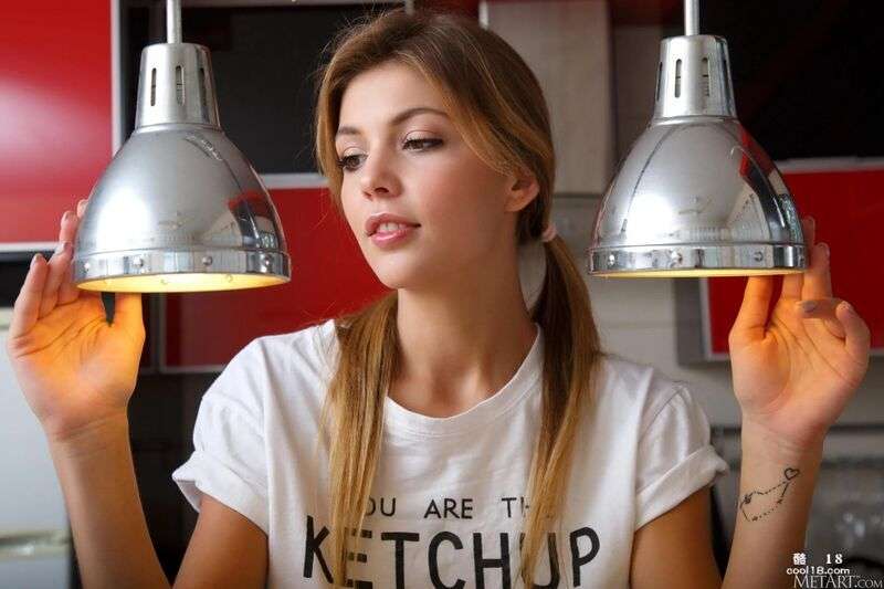 Monika Dee  Squeeze Monika Dee  Squeeze