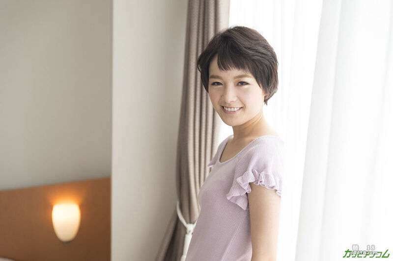 娇小的日本AV女优羽田麻里让她的阴户被舔后又被鸡巴插入射精 Petite Japanese AV actress Mari Haneda gets her pussy licked and then penetrated and ejaculated by a cock