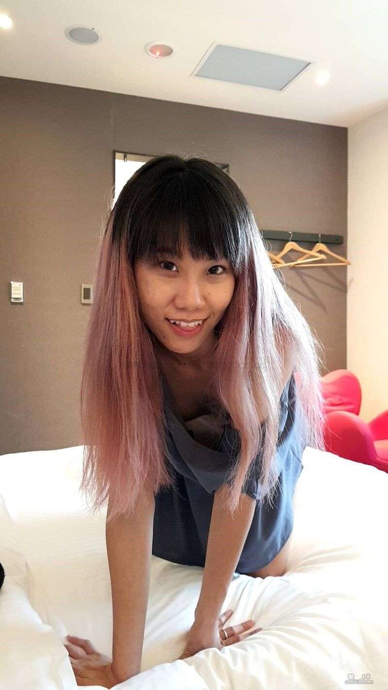 极度反差台湾露脸女大学生【小七酱】户外人前疯狂露出日记 Extremely contrasting Taiwanese female college student [Xiaoqijiang] exposed her face wildly in front of people outdoors in her diary