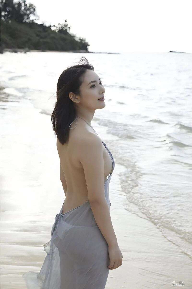 [姫野みなみ] 无辜眼神令人宠爱.....没想到身材也很讚 [Hemino Mina] Her innocent eyes are lovable... I didn't expect that she also has a great figure