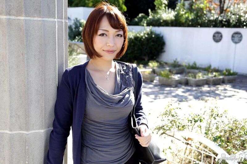 [彩名ゆい] 短髮好色娇妻 [Ayaname Yuki] Shorthaired and lustful wife