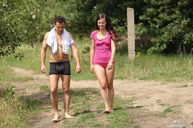 淘气的黑发少女 Tamara 和她的男朋友在户外进行重口味性爱 Naughty brunette Tamara and her boyfriend have hardcore sex outdoors