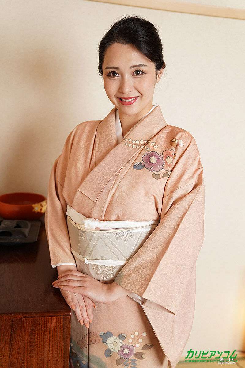 酷爱SM的性感人妻 神田沙也加 背着丈夫在情色会所接客 | 照片 背景 色 The sexy SMloving wife Sayaka Kanda picks up clients at an erotic club behind her husband&rsquo;s back