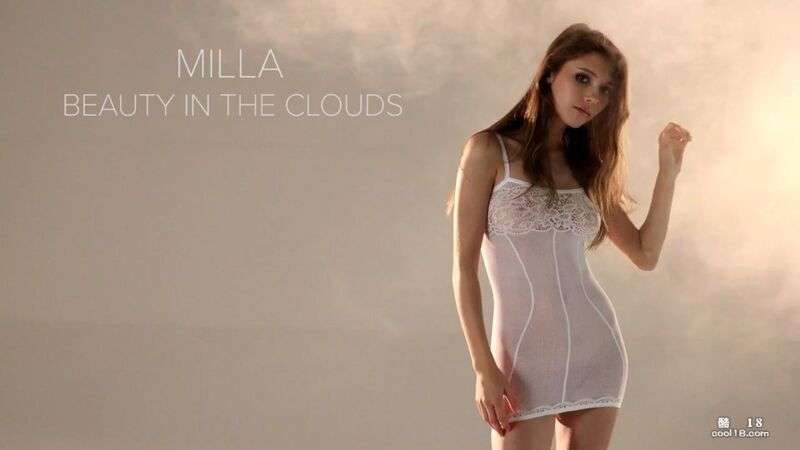 人廋奶大的极品身材漂亮妹子 Mila Azul 连自慰的样子也是唯美的 Mila Azul, a beautiful girl with a great figure and big breasts, even looks beautiful when masturbating.