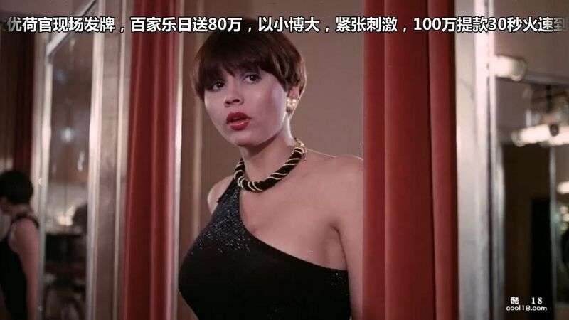 无知的少女被猥琐老医生骗至男厕所灌肠 结果喷射了一地 The ignorant girl was tricked by the wretched old doctor into giving an enema in the men's room and ended up squirting all over the floor