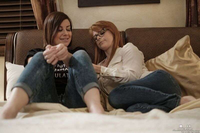 MILFed 主演 Penny Pax、Sovereign Syre 裸照 MILFed Starring Penny Pax, Sovereign Syre Nude Photos