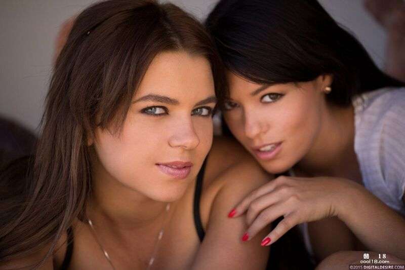 Marina Visconti 和 Ava Dalush 在 Digital Desire 节目中同床共枕 Marina Visconti and Ava Dalush on the Digital Desire show together