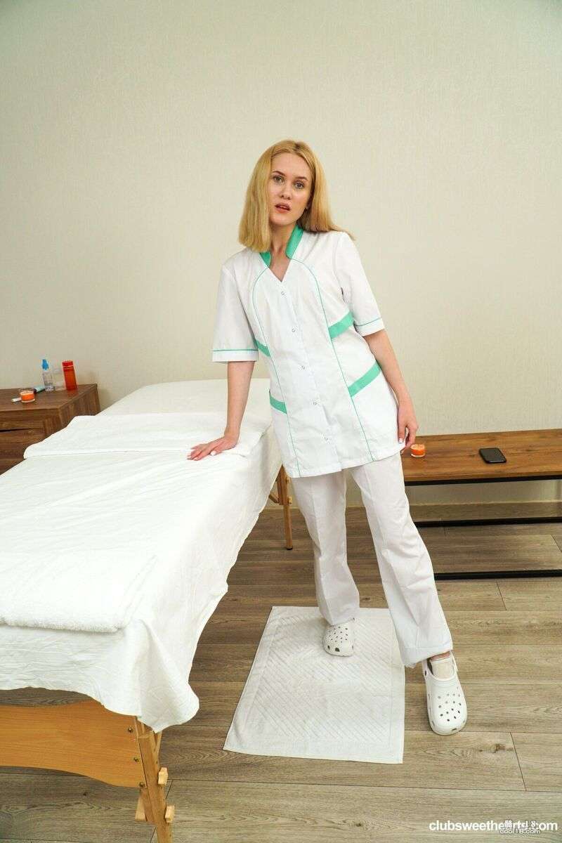 场高度性爱的场景，乌娜给利奥做了油性按摩 The high sex scene, Ua Na made oily massage for Leo