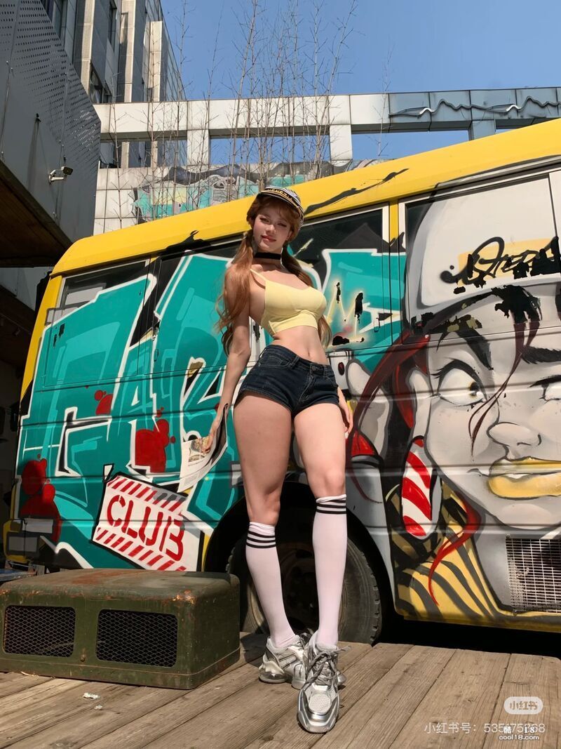 性感大肉腿 白皮辣妹阿土 Sexy big thighs, white skin